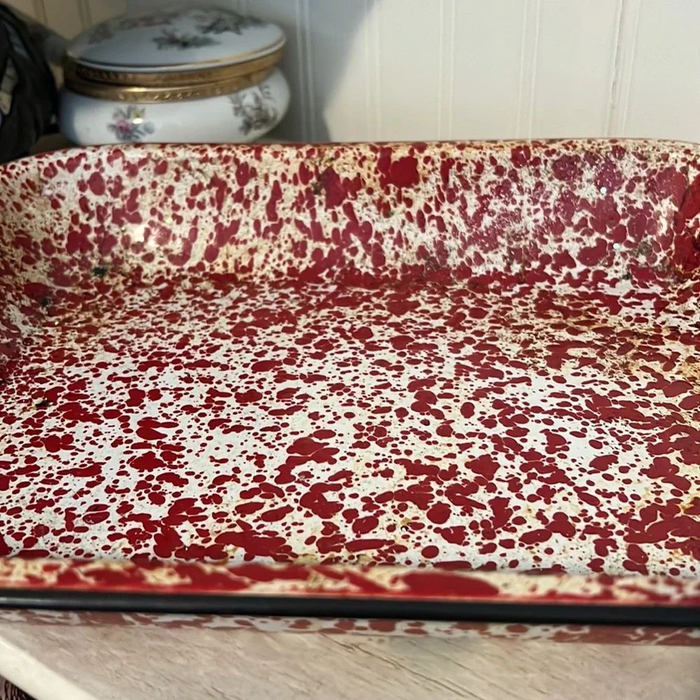 Vintage red white enamelware speckled casserole dish pan 13” x 10”